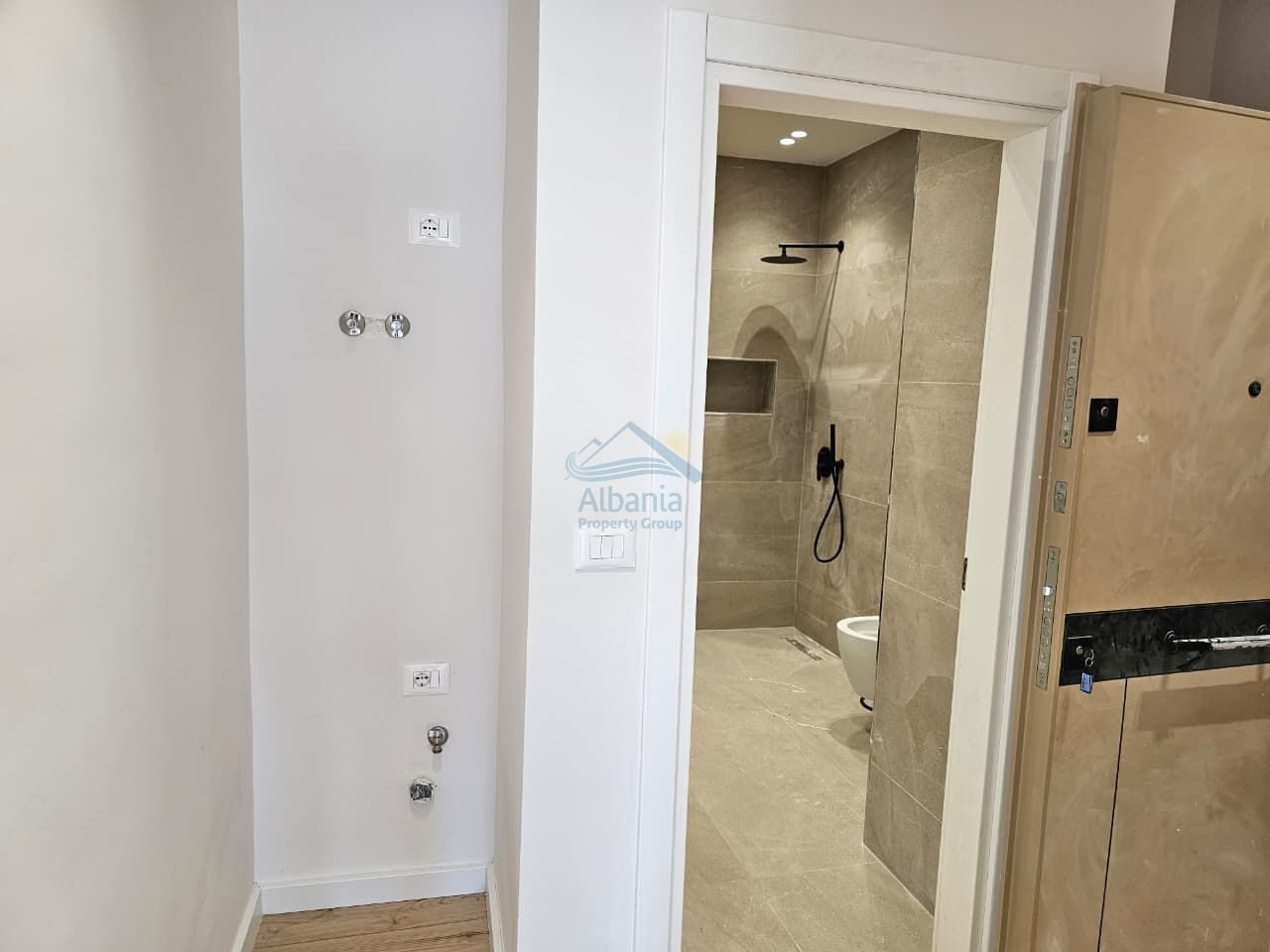 Leilighet med havutsikt til salgs i Radhime Vlore Albania